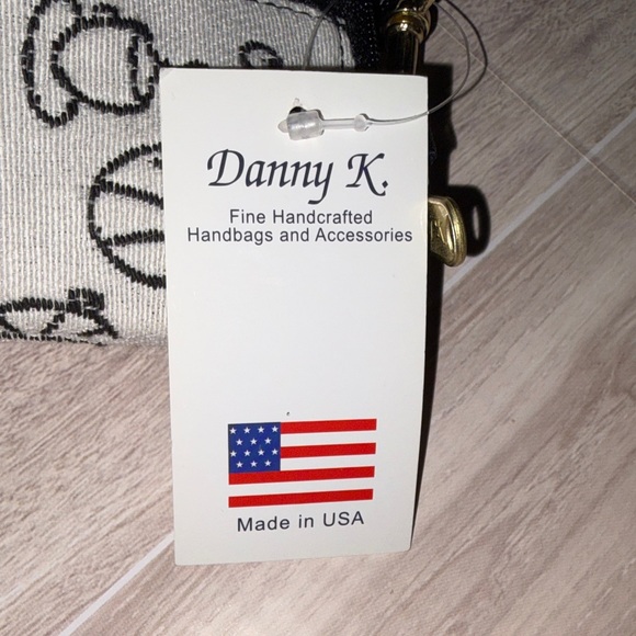 Danny K. Tapestry Crossbody Bag - Picture 4 of 11